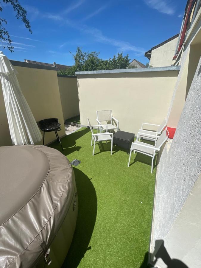 Zekri Apartment Ливри-Гаргон Екстериор снимка