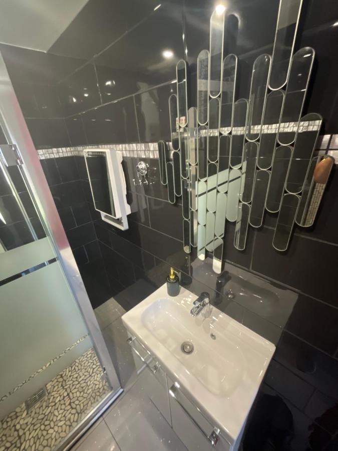Zekri Apartment Ливри-Гаргон Екстериор снимка